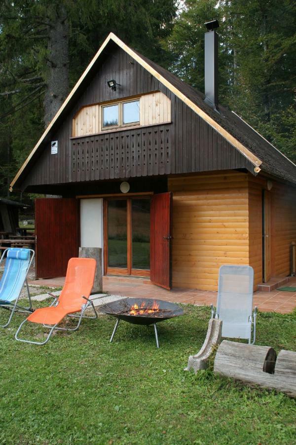 Fikfak Lodge *