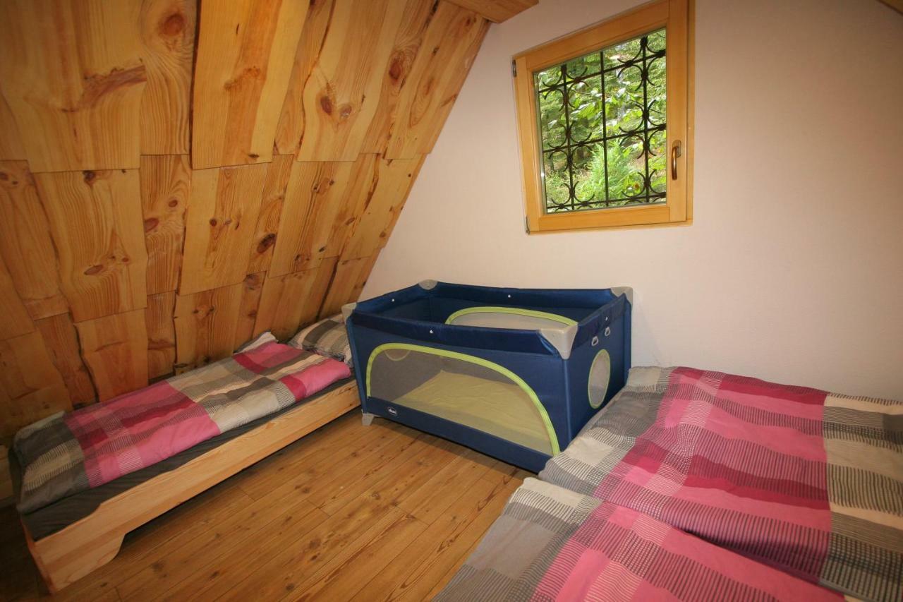 Fikfak Lodge *