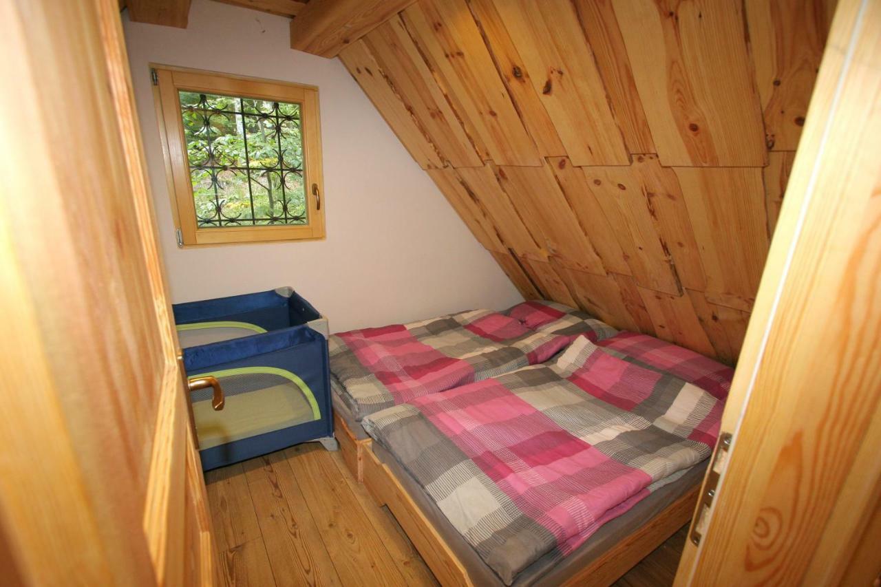 Fikfak Lodge *
